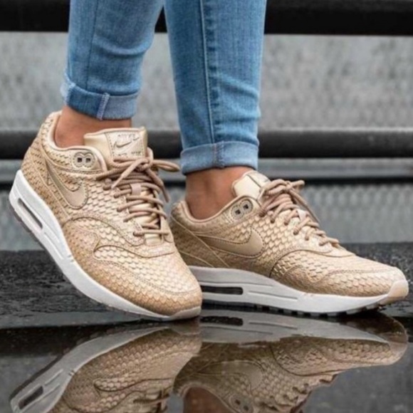 Nike Shoes - NWT NIKE Women’s Air Max 1 PRM